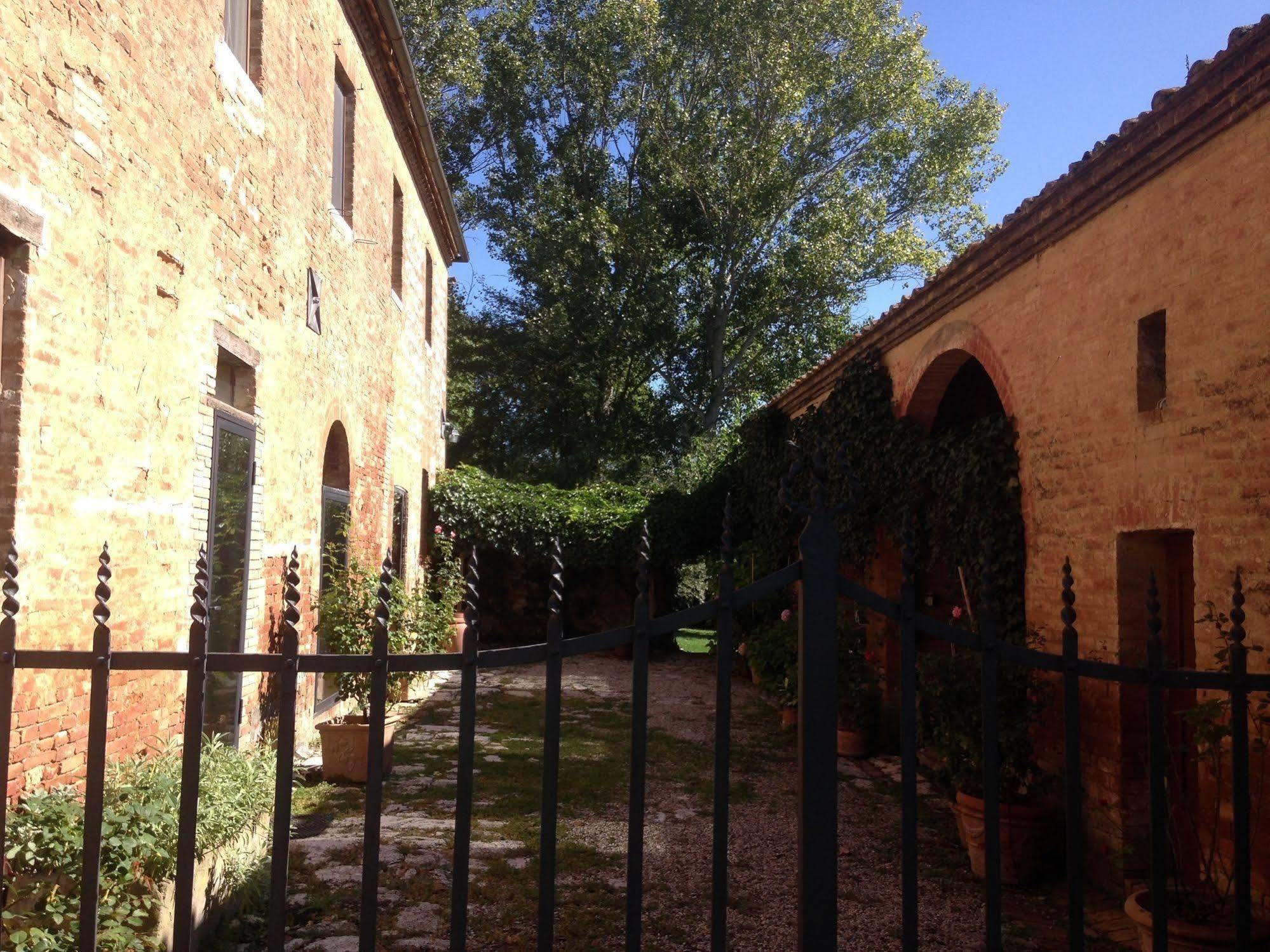 Villa San Fabiano With Heated Pool มอนติโรนี ดาร์เบีย ภายนอก รูปภาพ